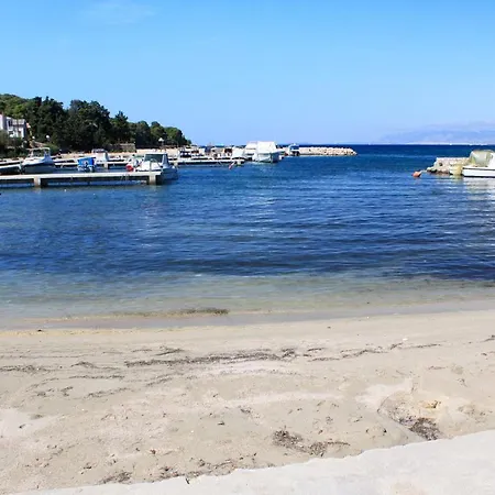 Apartment Apartments By The Sea Lukoran