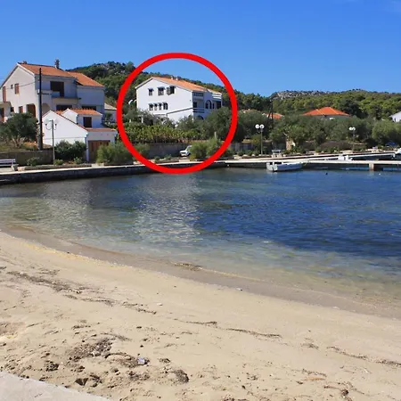 Apartments By The Sea Lukoran Apartment